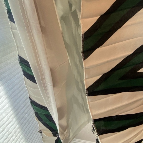 H&M Chevron Pleated Midi Skirt - Kelly Green/Black/White - XS - Chic & Elegant - Picture 9 of 11
